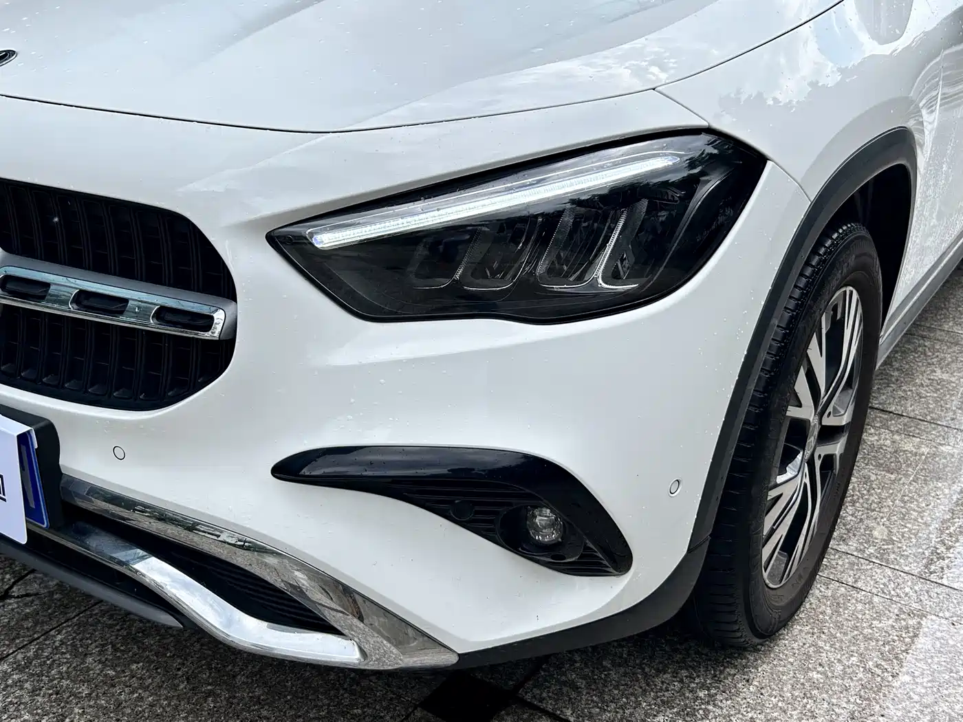 MERCEDES-BENZ GLA