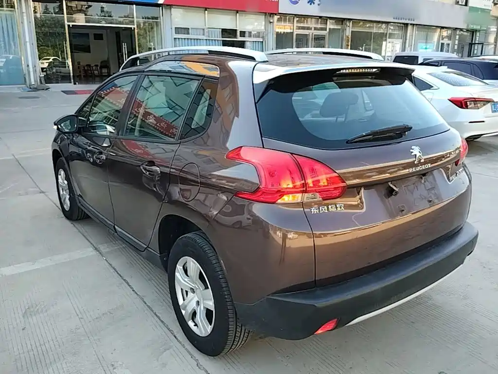 Photo 5 - Peugeot 2008