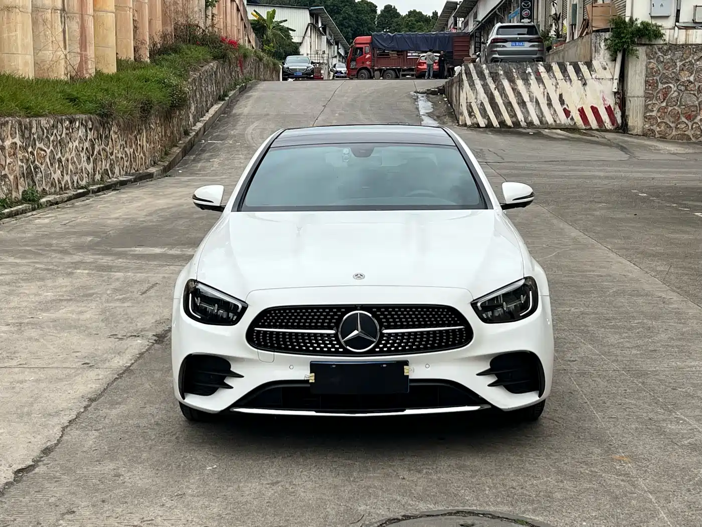 MERCEDES-BENZ E CLASS