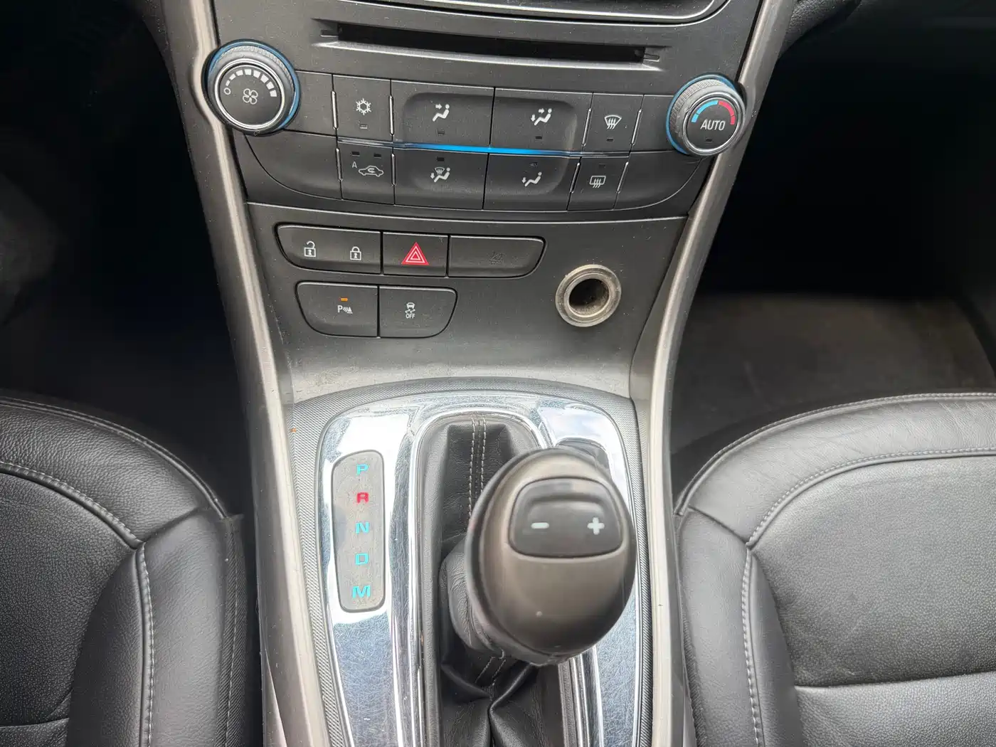 Chevrolet Malibu 2014 2.4L Automatic Flagship фото 19
