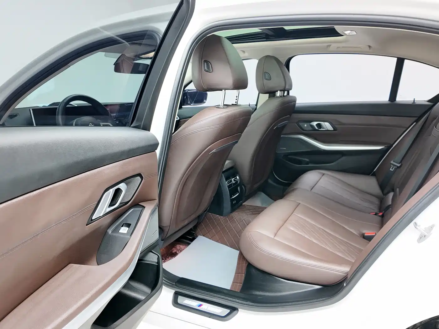 BMW 3 Series 2023 325Li M Sport Black Night Package фото 13