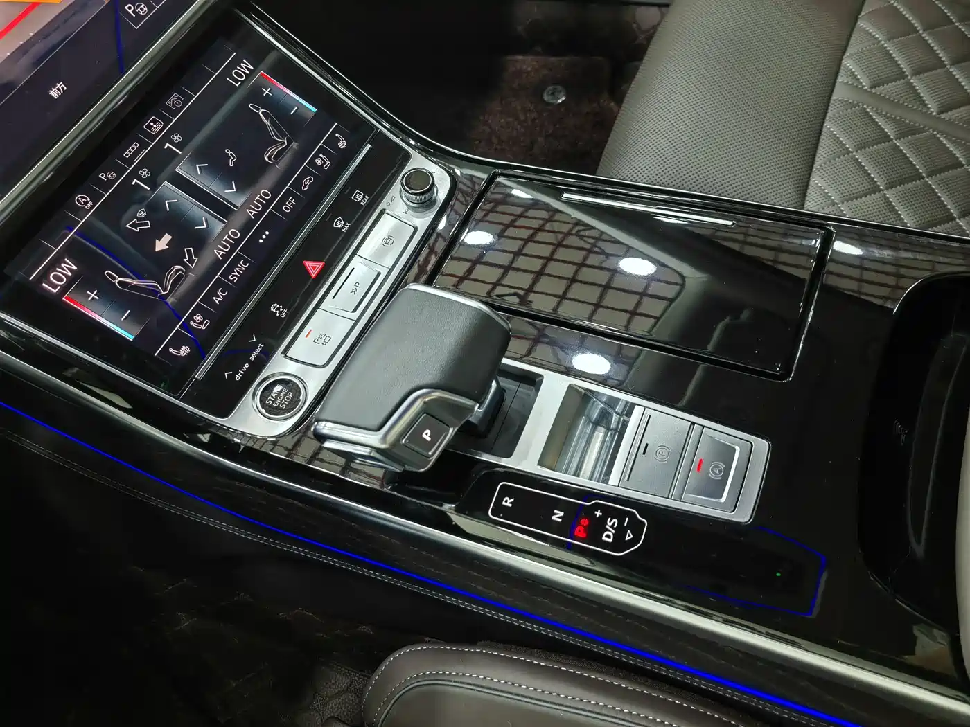 Audi A8 2025 A8L 50 TFSI quattro Exclusive Selection фото 11