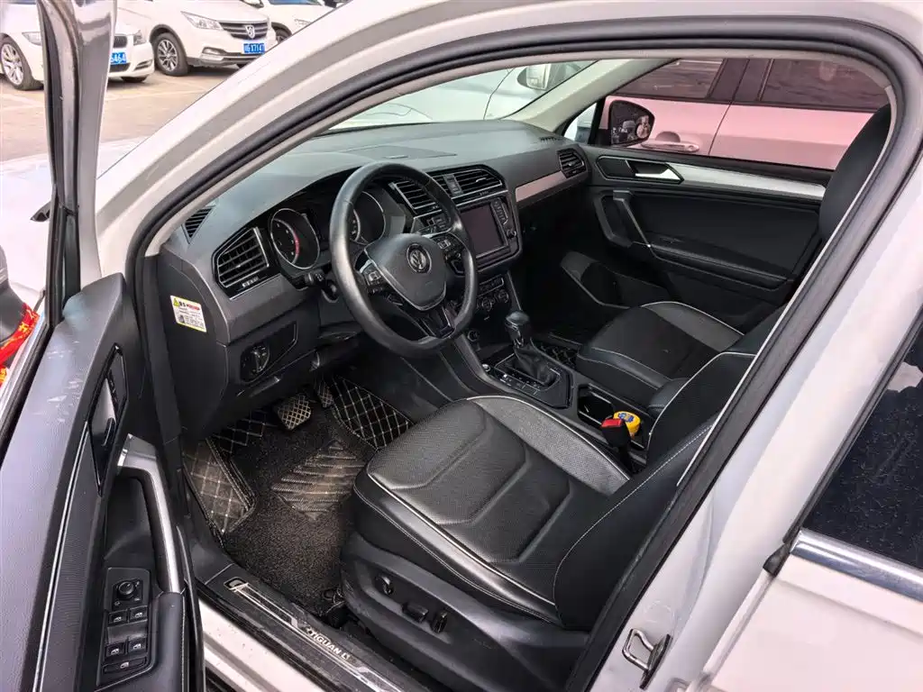 Volkswagen Tiguan L 2017 330TSI Automatic 2WD Flagship Edition фото 8