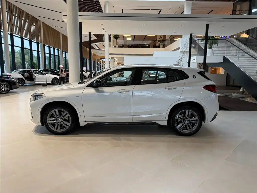 BMW X2 2024 2023 sDrive25i M Sport Shadow Edition