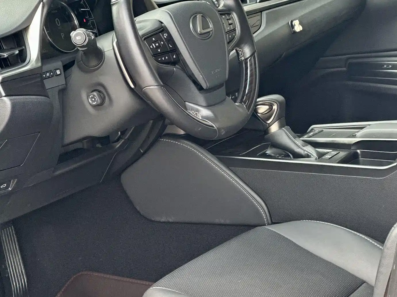 Lexus ES 2020 200 Excellence фото 6