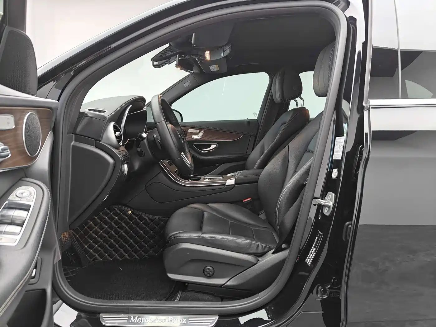 Mercedes-Benz GLC 2022 Model GLC 260 L 4MATIC Dynamic Edition фото 9