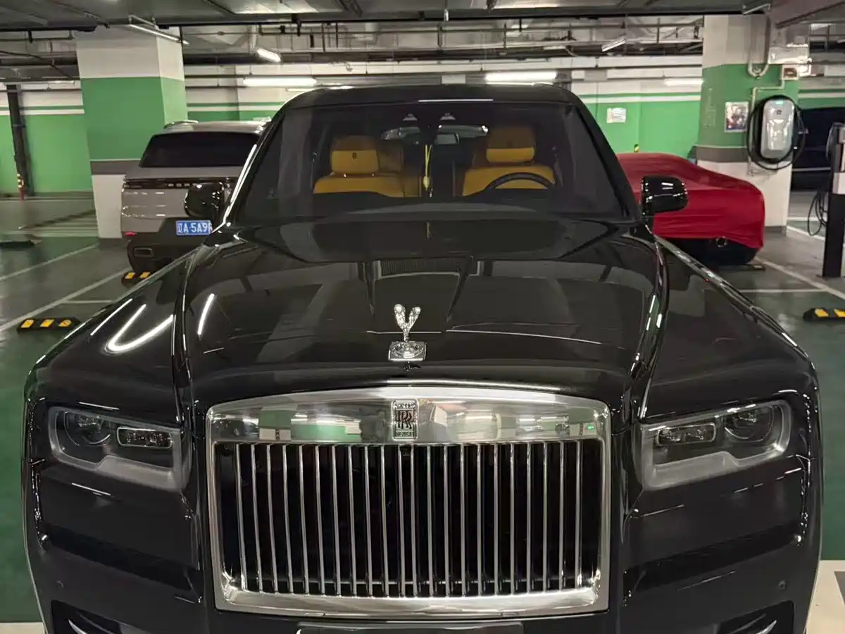 صورة 2 - Rolls-Royce Cullinan