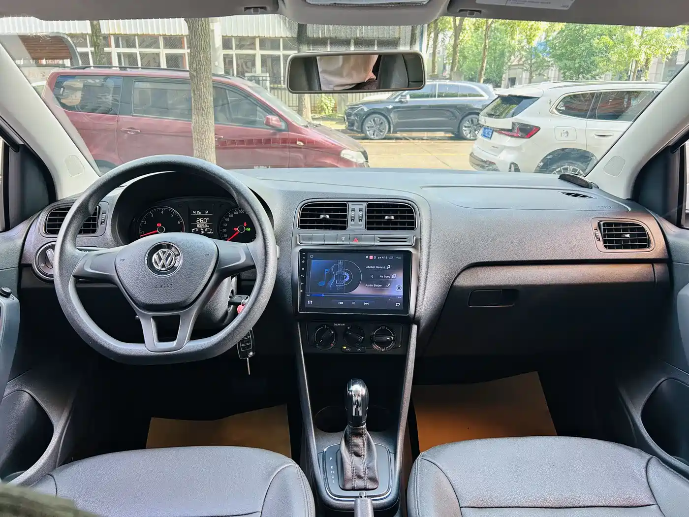 Volkswagen Polo 2016 1.4L Automatic Trend фото 11