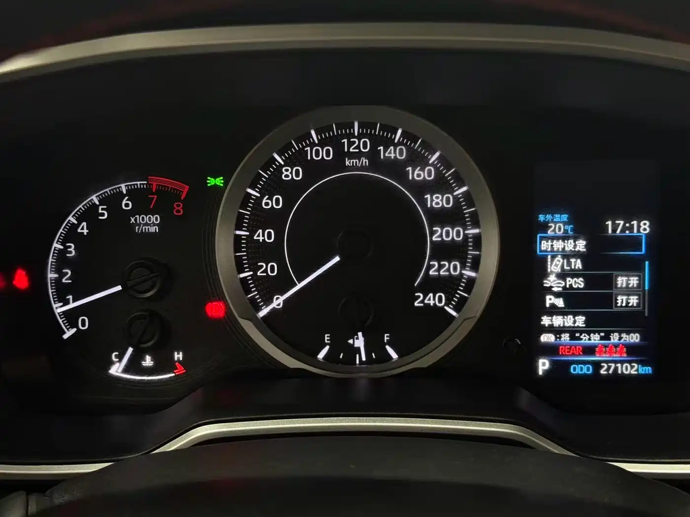 Toyota Frontlander 2023 2.0L CVT Luxury Edition фото 17