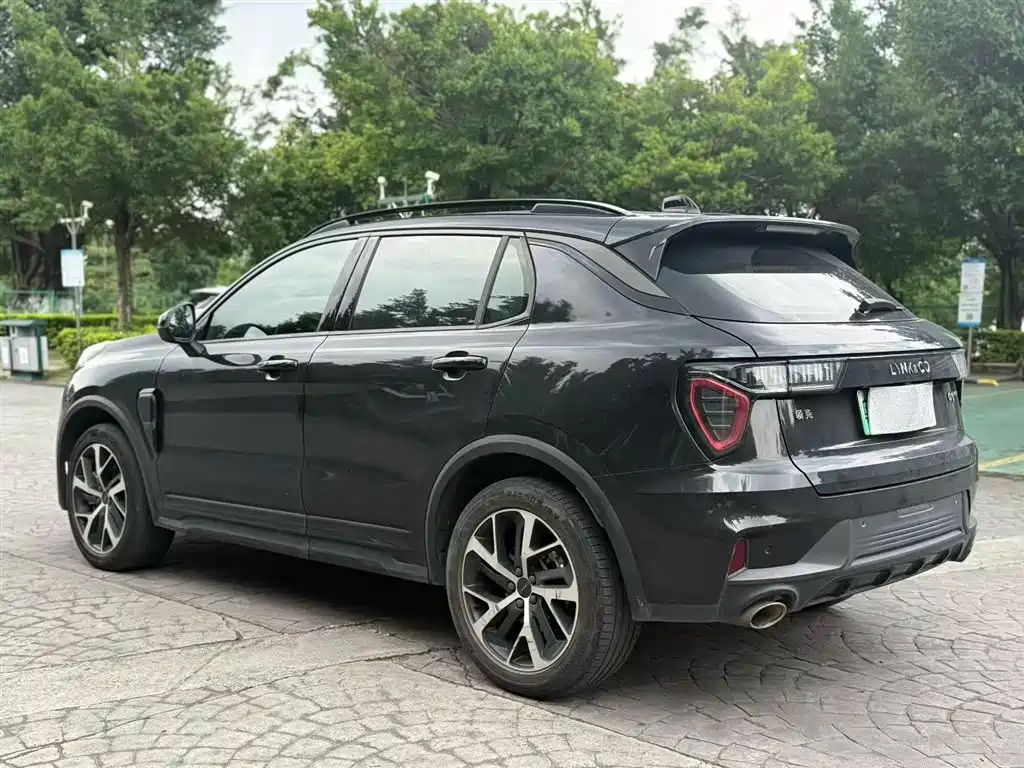 Lynk & Co 01 EM-P 2022 1.5TD PHEV Plus фото 23