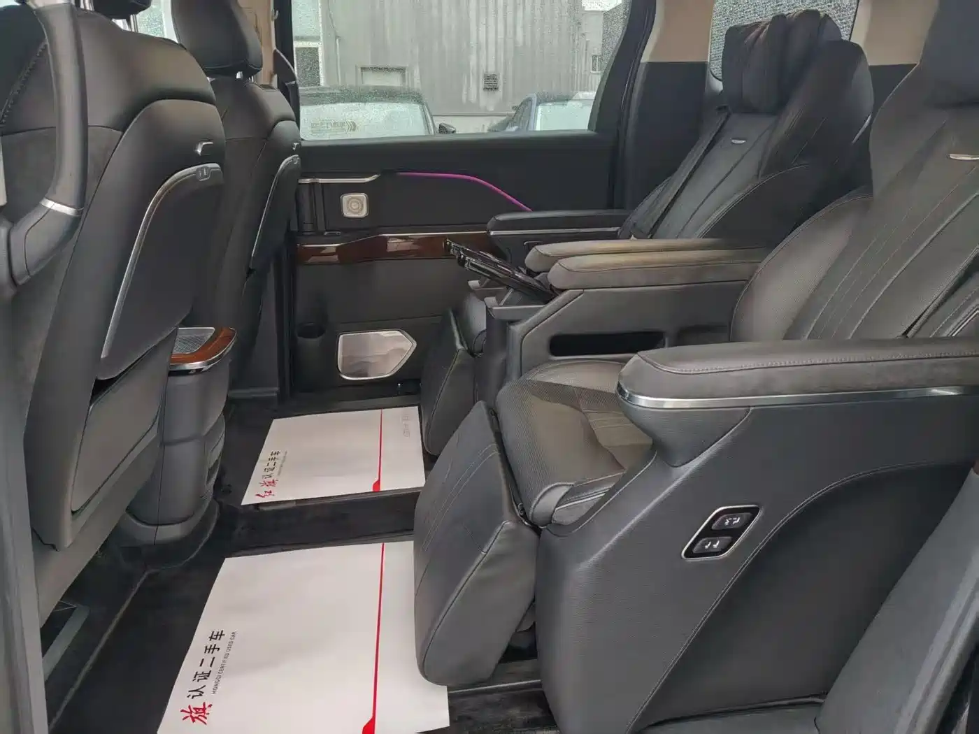 Hongqi HQ9 PHEV 2024 Model 2.0T AWD Luxury Edition фото 6