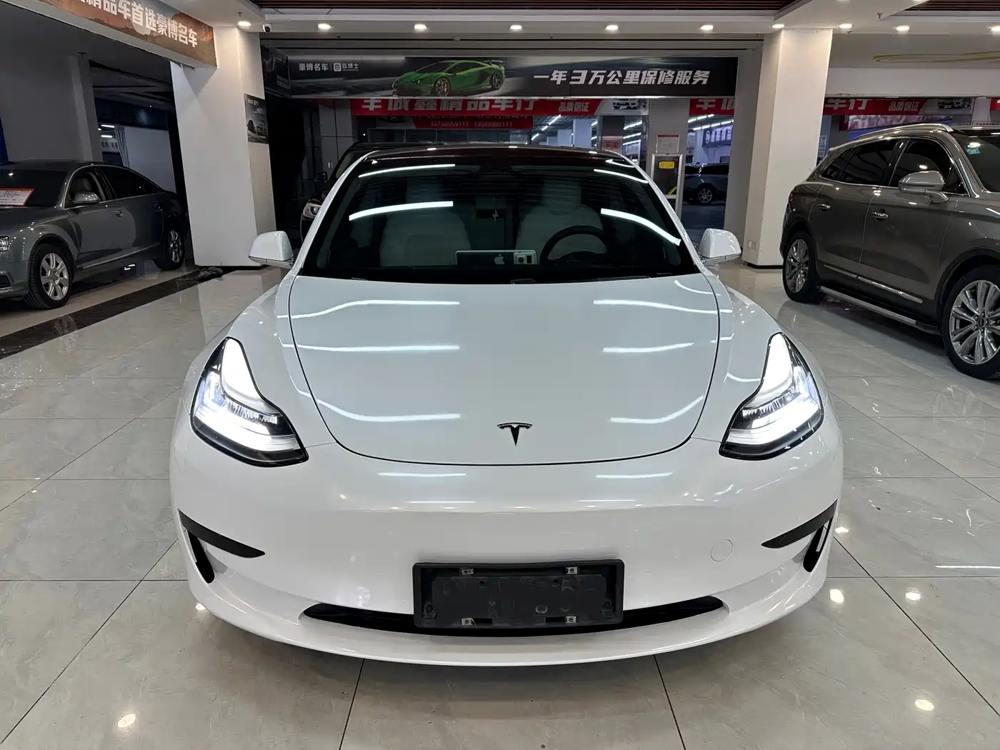 TESLA MODEL 3