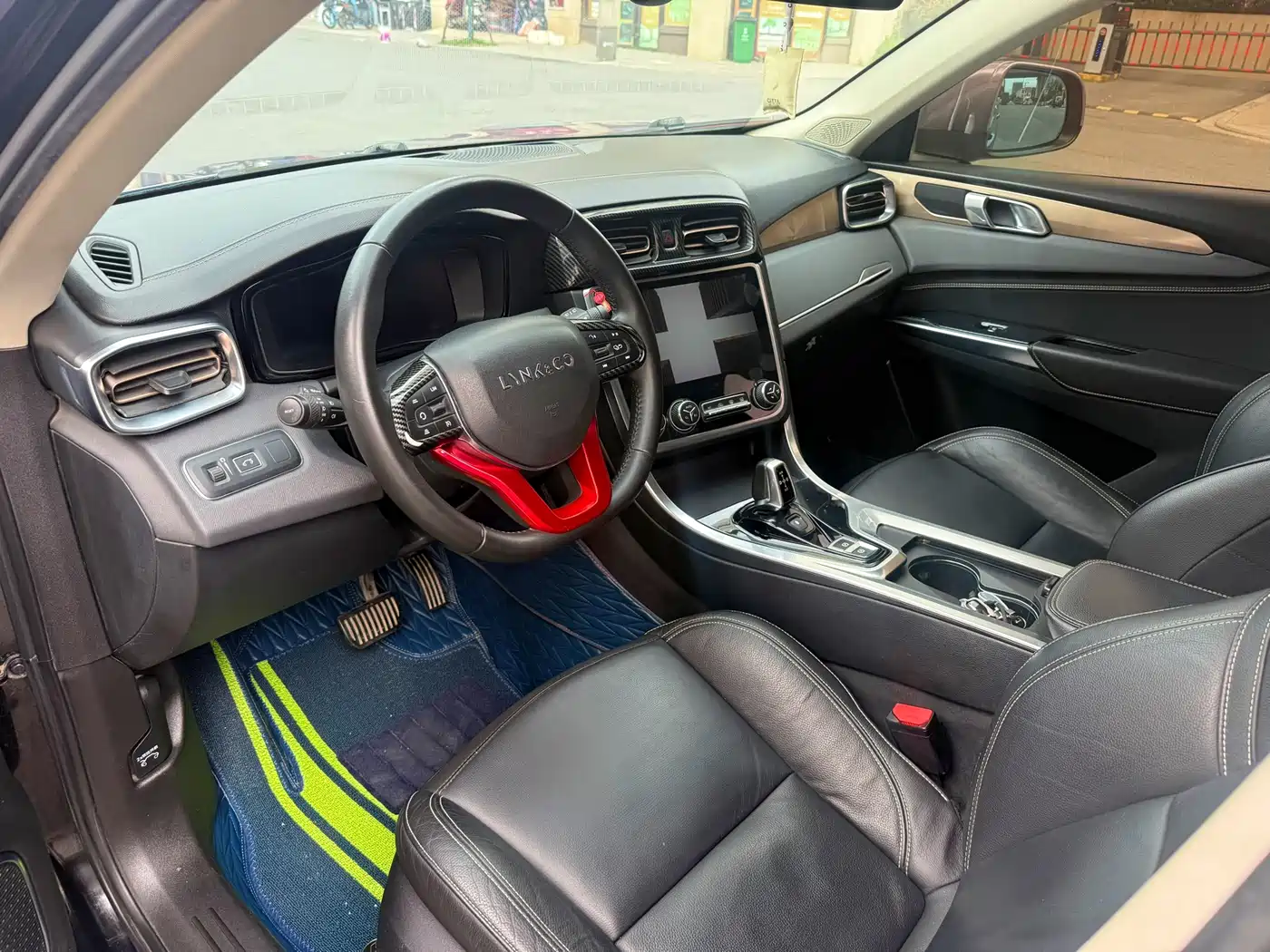 Lynk & Co 01 2018 2.0T 2WD Type+ Edition фото 4