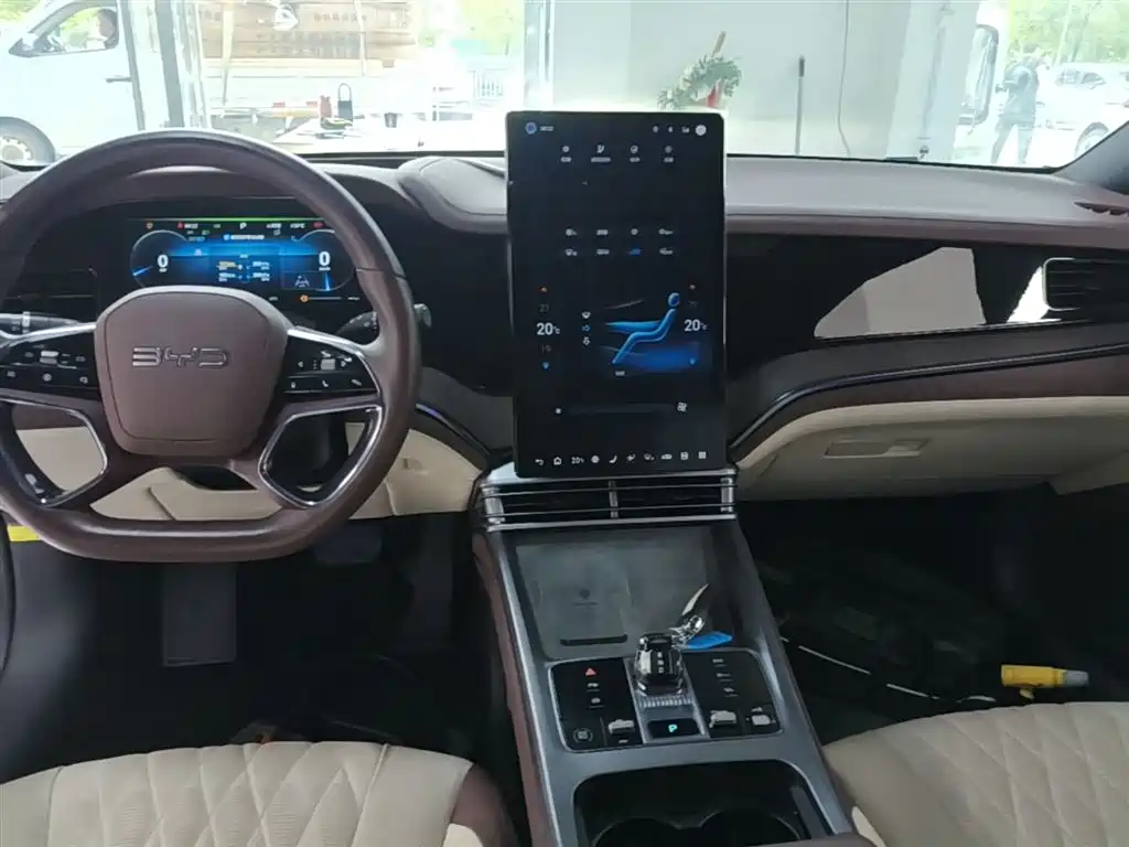 BYD Seal 2023 DM-i 1.5T 121km Flagship фото 13