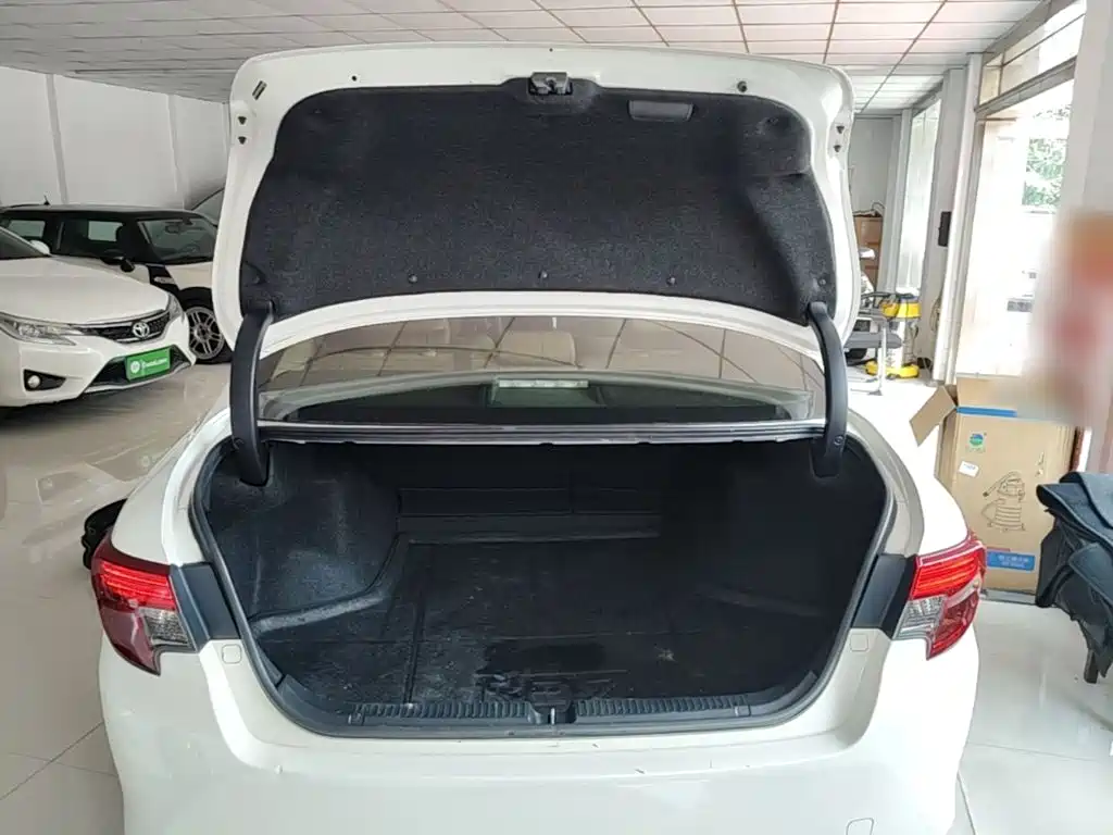 Toyota Reiz 2016 2013 2.5V Premium Edition
