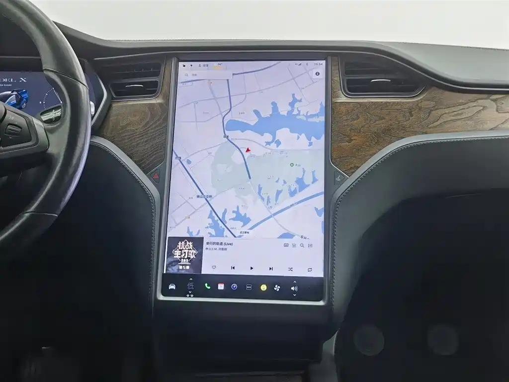 TESLA MODEL X