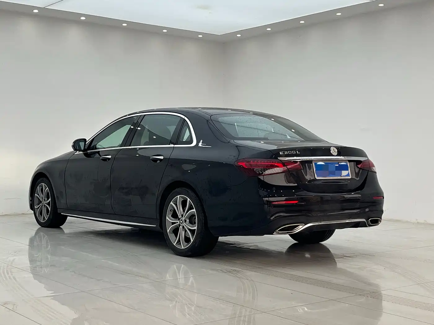 Mercedes-Benz E-Class 2023 E 300 L Sport Luxury фото 11
