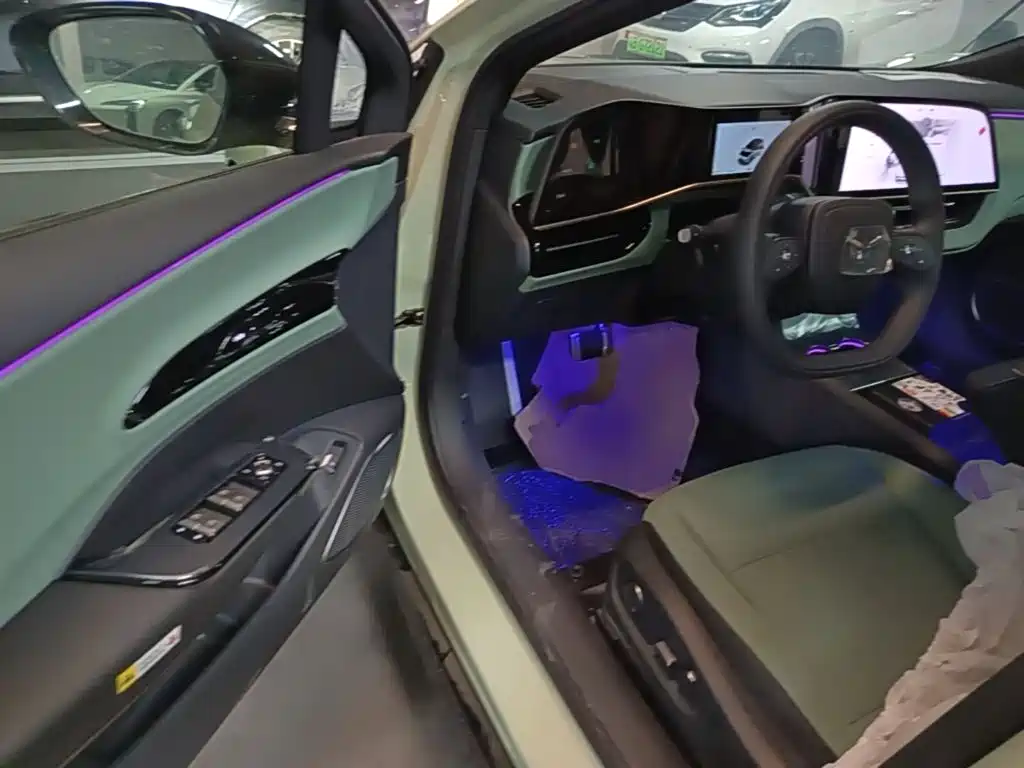 Hongqi EH7 2026 2025 690 Smart Selection Edition