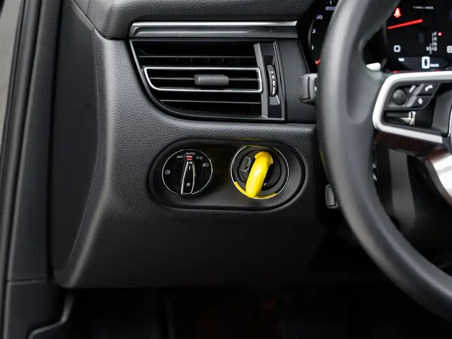 Porsche Macan 2021 Macan 2.0T фото 15