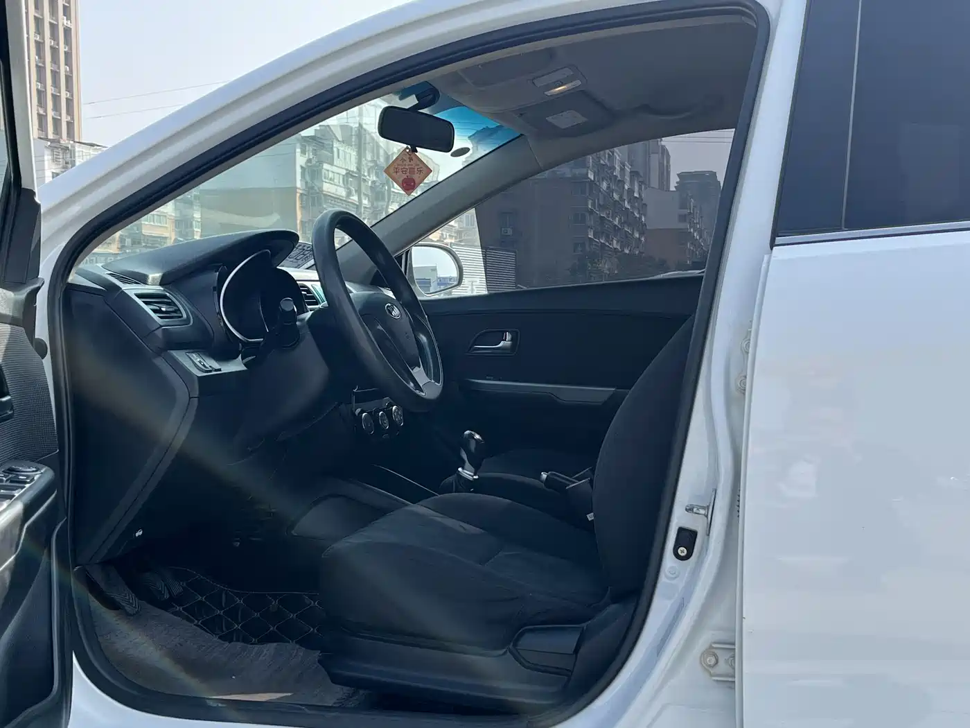Kia K2 2015 Sedan 1.4L MT GLS фото 13