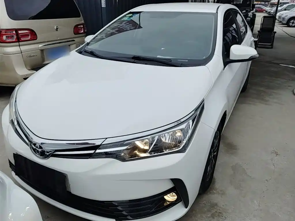 Toyota Corolla 2017 Facelift 1.2T S-CVT GL фото 3