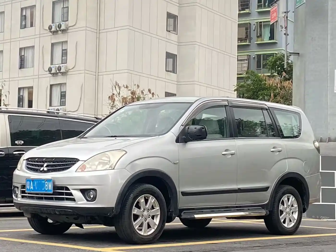 Mitsubishi Zinger 2011 2.0L Manual Luxury