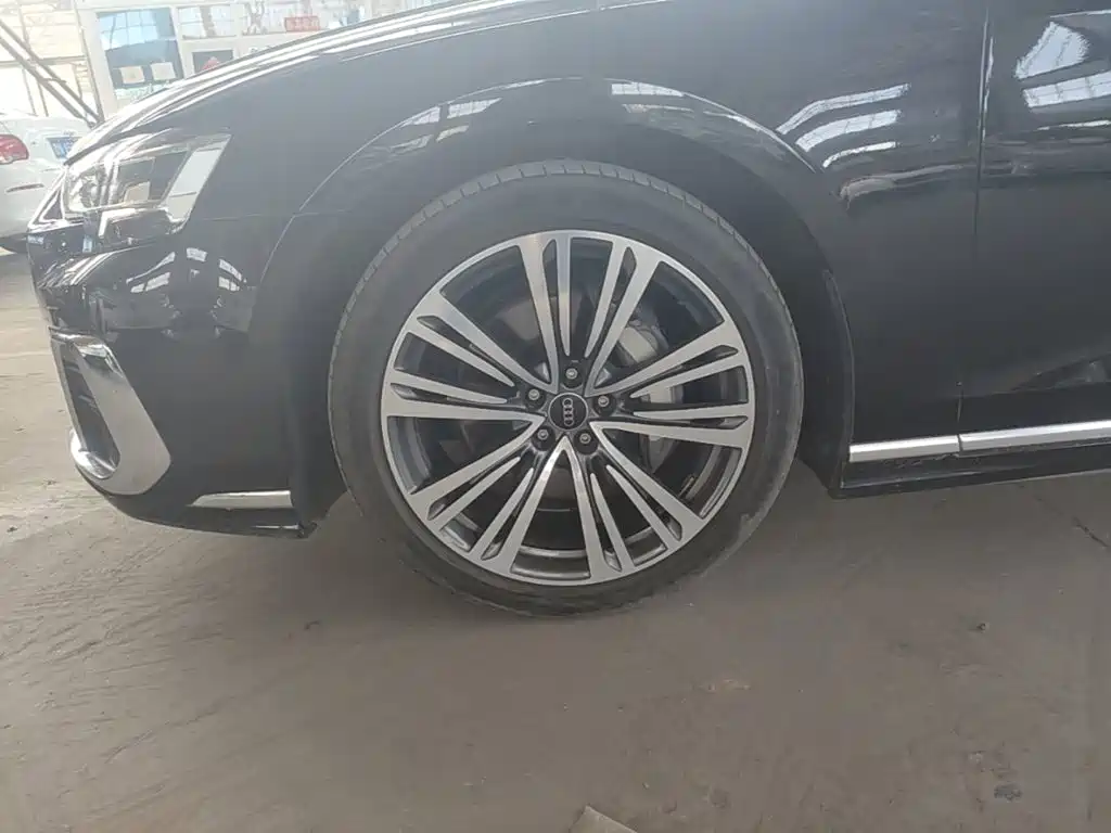 Audi A8 2025 2024 Model A8L 45 TFSI quattro Luxury