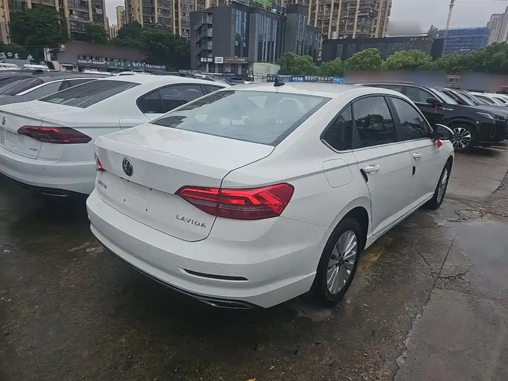 Volkswagen Lavida 2021 1.5L Auto Comfort Edition фото 7
