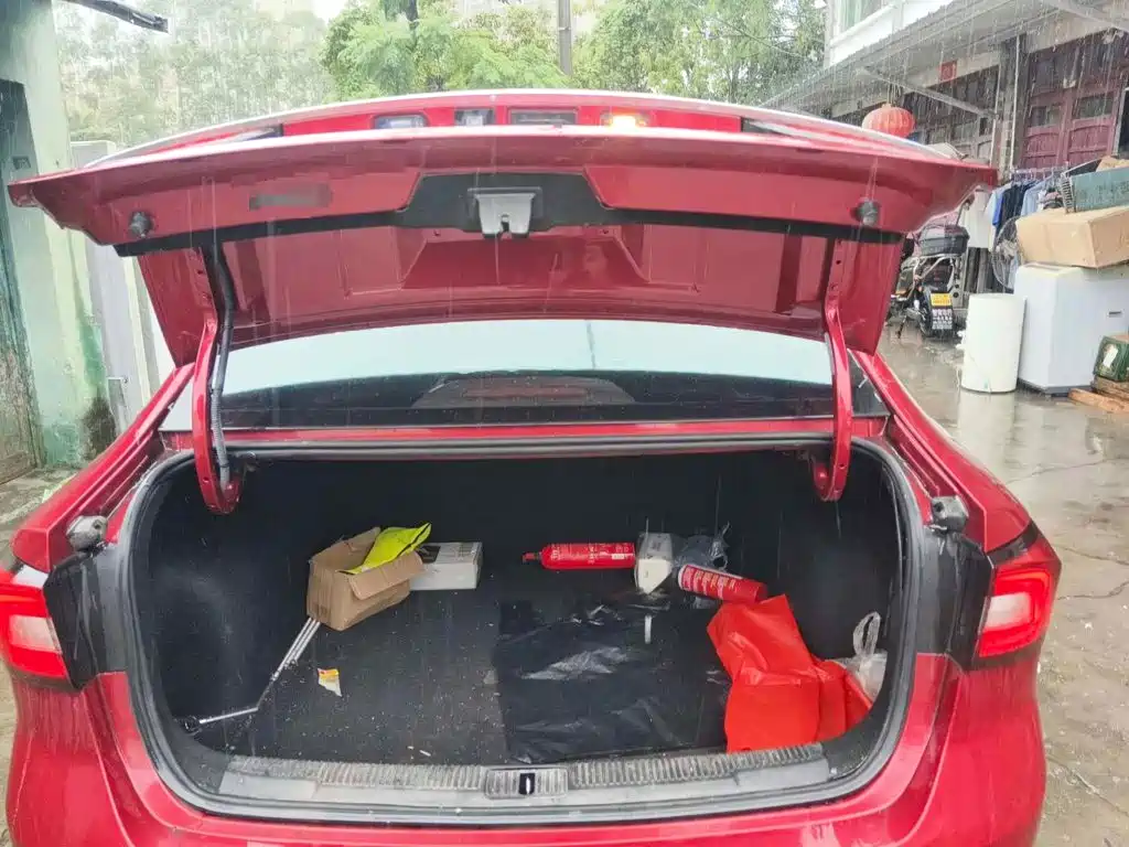 Roewe i5 2018 2019 1.5L Manual 4G Langhao Edition