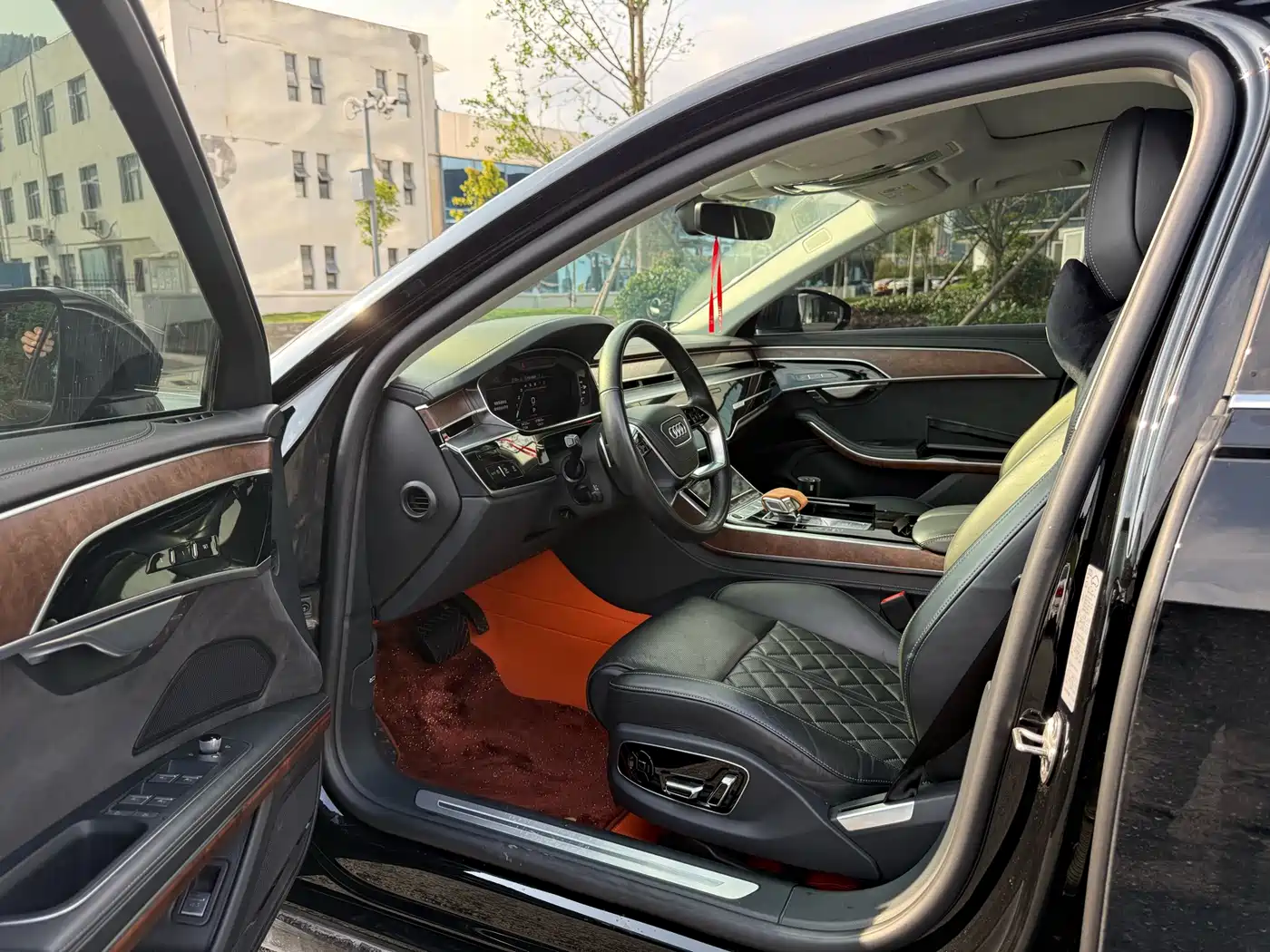 Audi A8 2023 A8L 50 TFSI quattro Premium фото 11