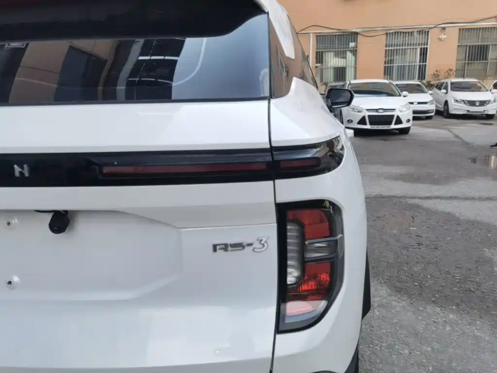 Фото 8 - Baojun RS-3