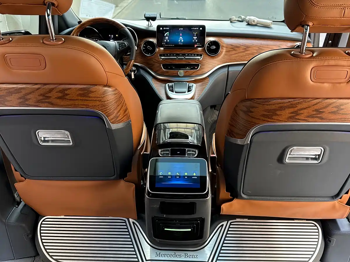 Mercedes-Benz V-Class 2022 V 260 L Long Wheelbase Luxury Edition фото 10