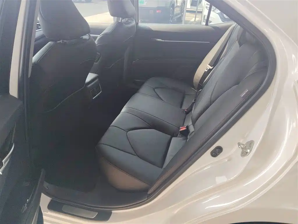 Toyota Camry 2021 2.0G Luxury Edition фото 12
