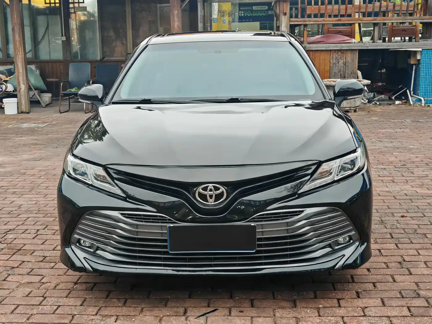 Toyota Camry 2018 2.0E Elite Edition фото 2