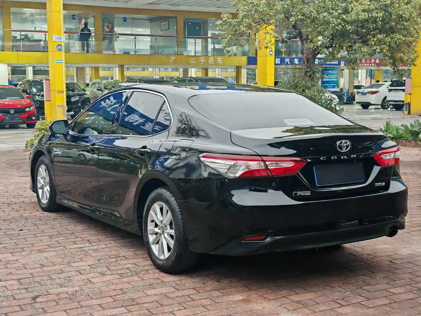 Toyota Camry 2018 2.0E Elite Edition фото 4