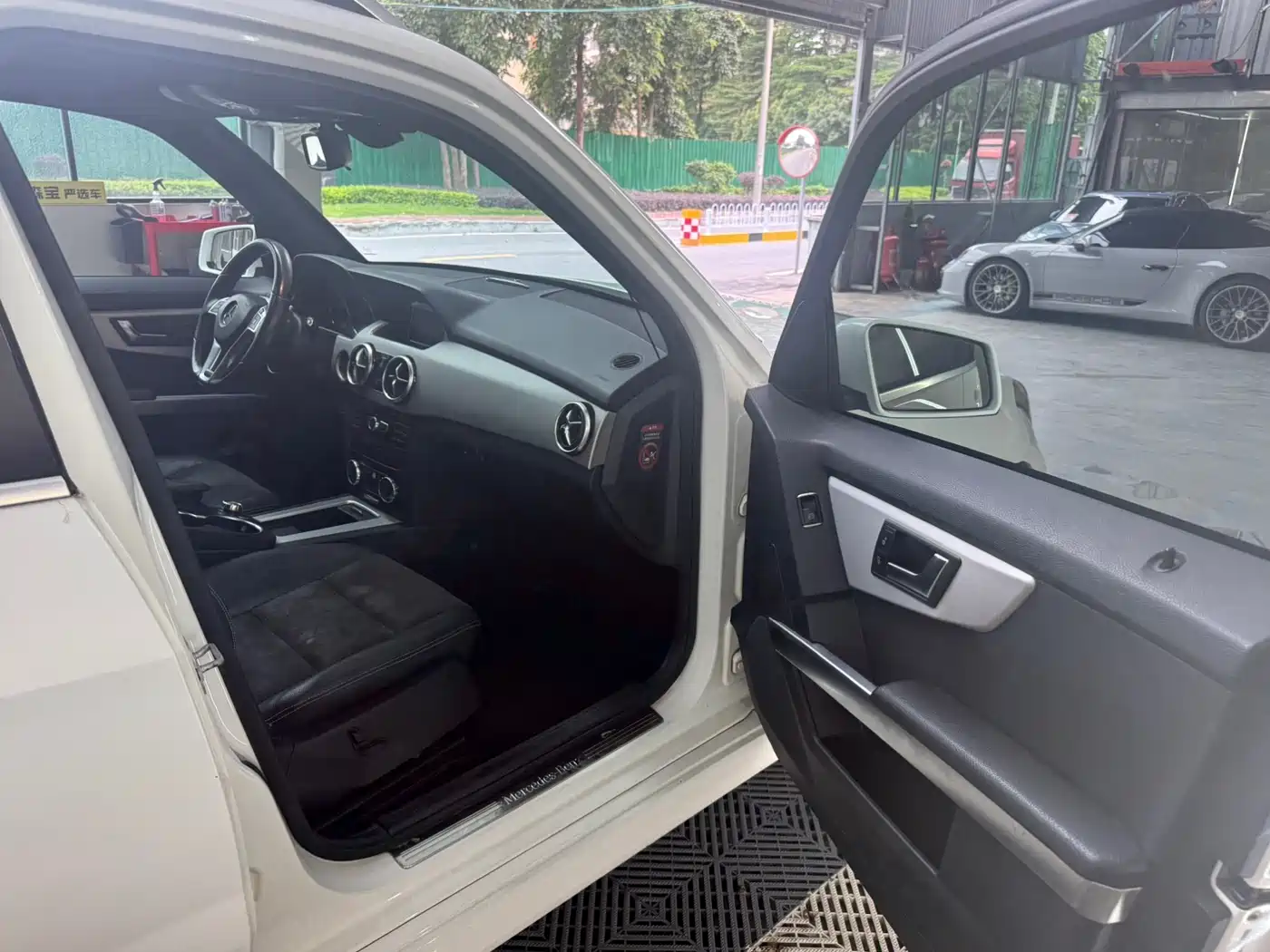 Mercedes-Benz GLK-Class 2015 GLK 260 4MATIC Dynamic Ultimate Edition фото 12