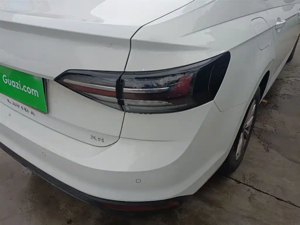 Volkswagen Lavida 2023 New Sharp 1.5L Auto Premium Edition фото 8