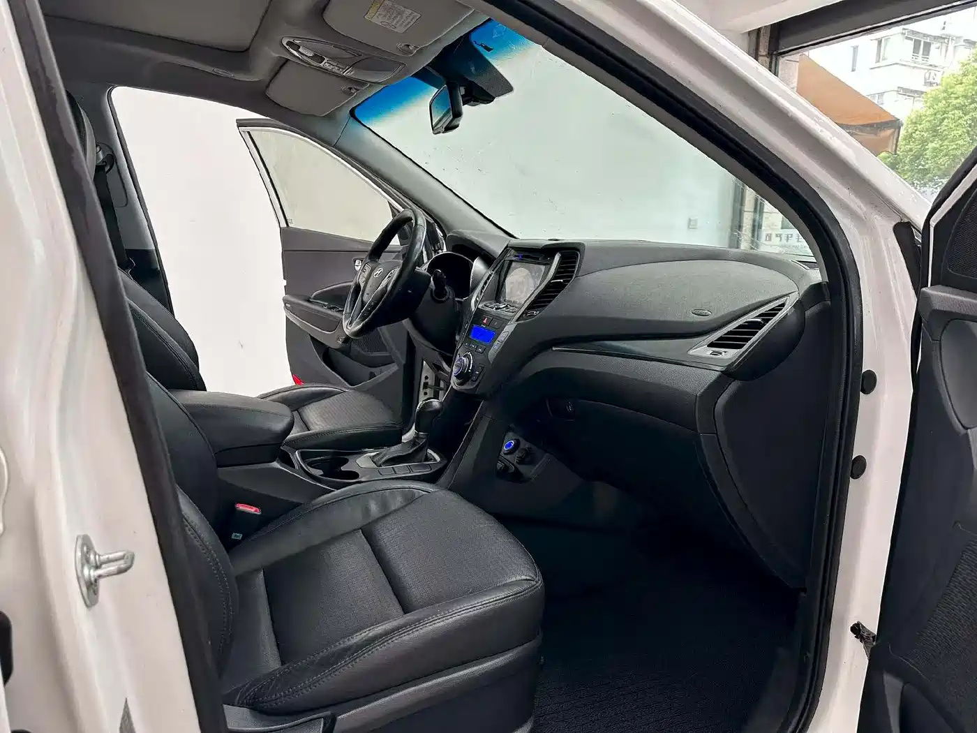 Hyundai Santa Fe 2014 2013 Model 2.4L Automatic 2WD Smart