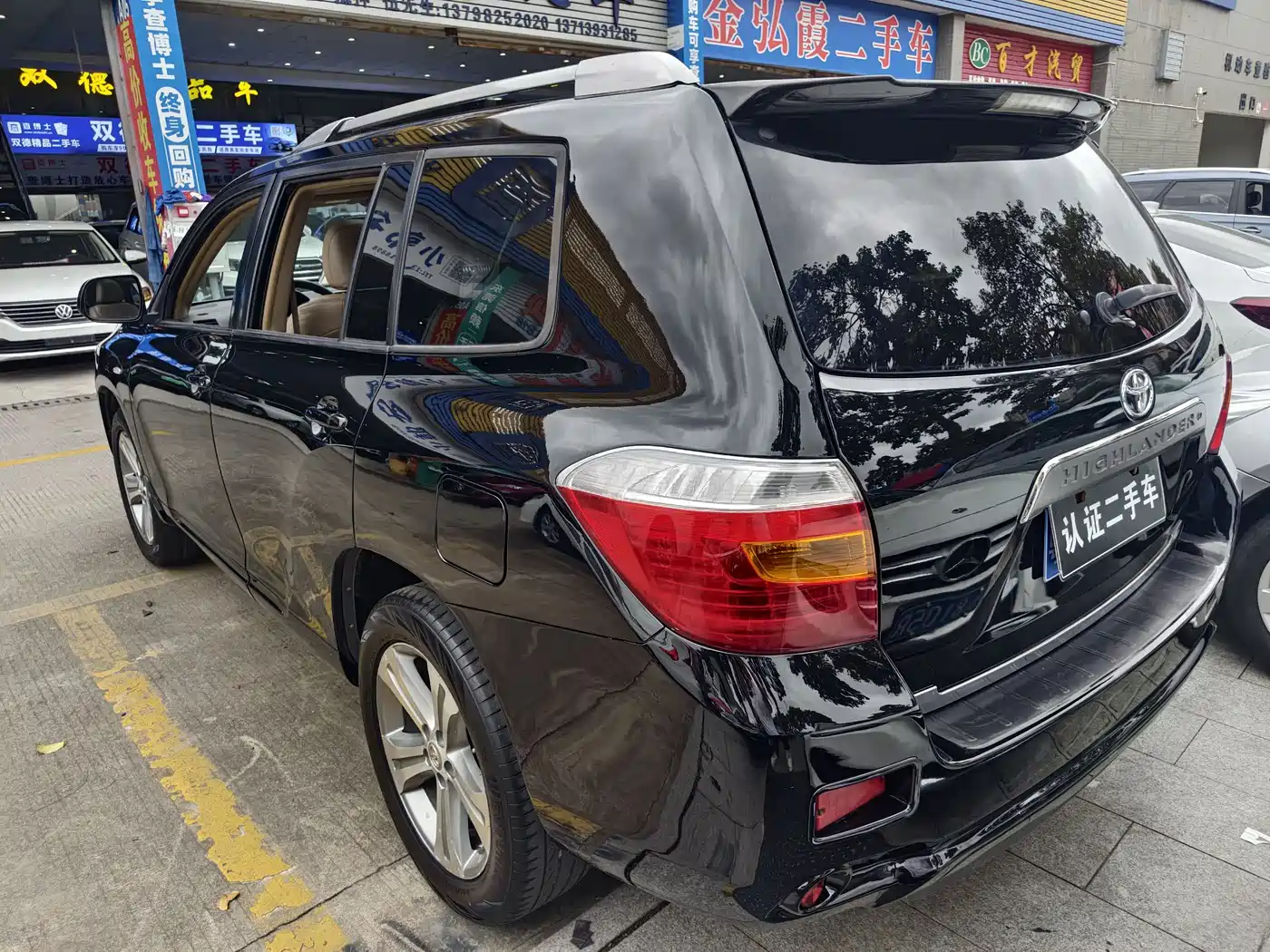Toyota Highlander 2011 2.7L 2WD 7-seat Luxury Navigation фото 9