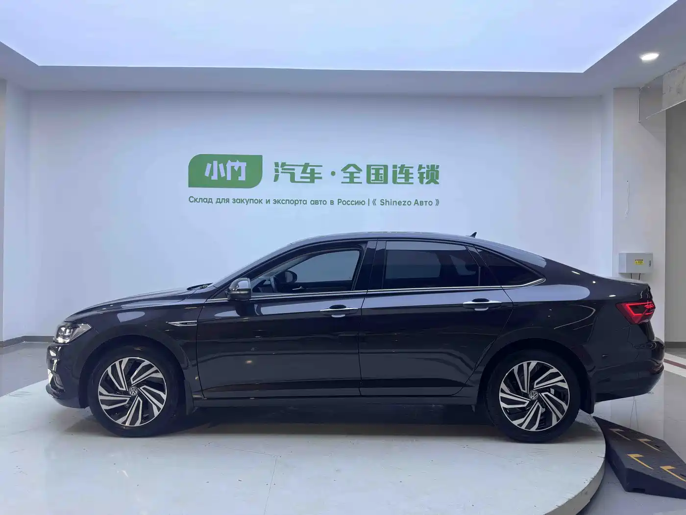 Volkswagen Sagitar 2022 280TSI DSG Surpassing Edition фото 8