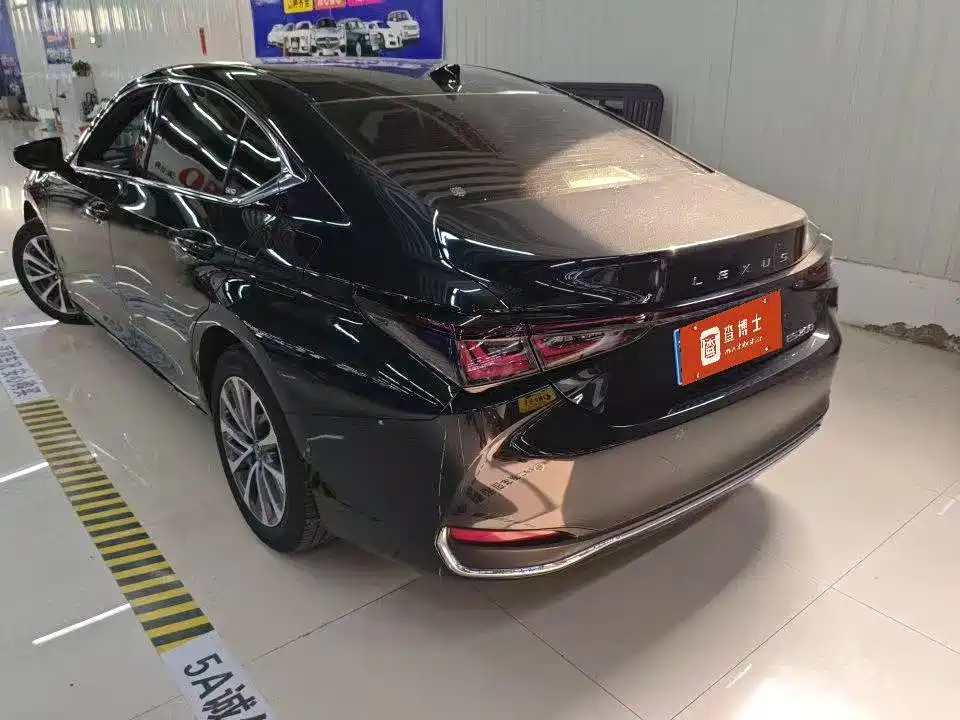 Lexus ES 2026 2025 200 Ultimate Edition