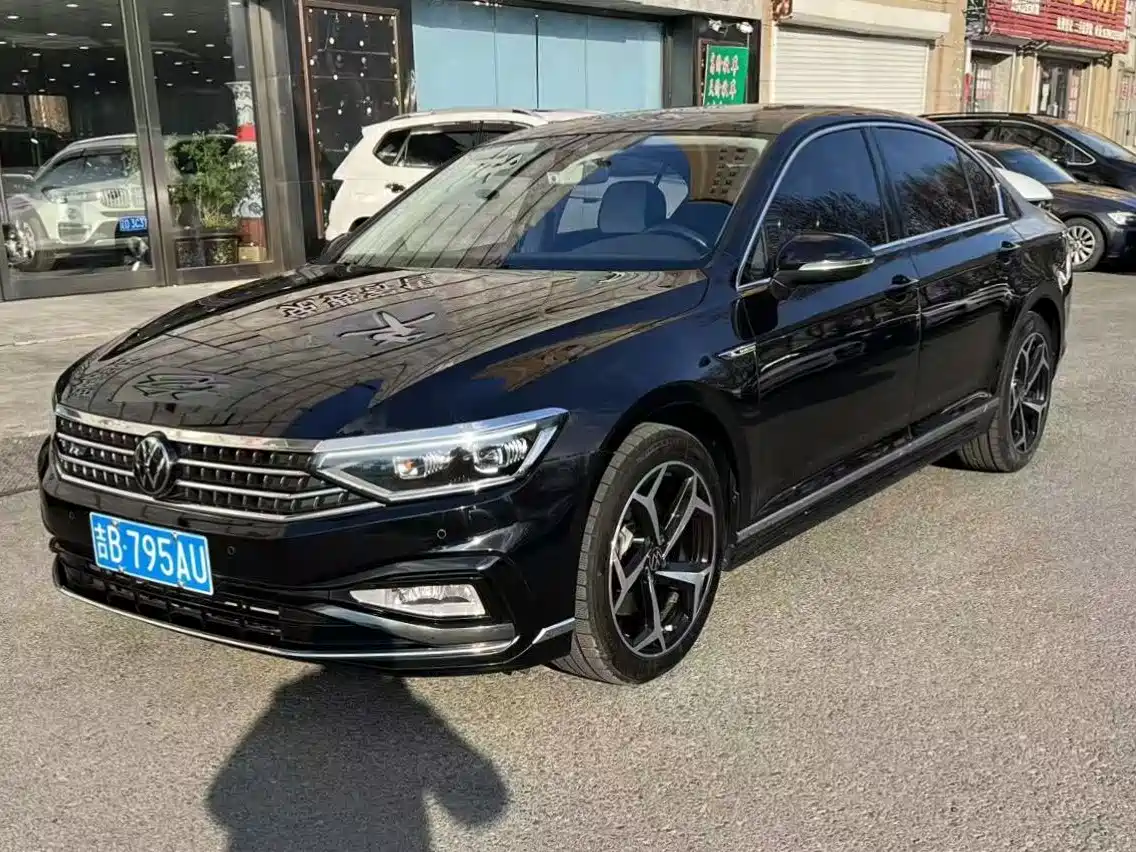 Volkswagen Magotan 2023 Model 2 Million Commemorative Edition 330TSI DSG Luxury