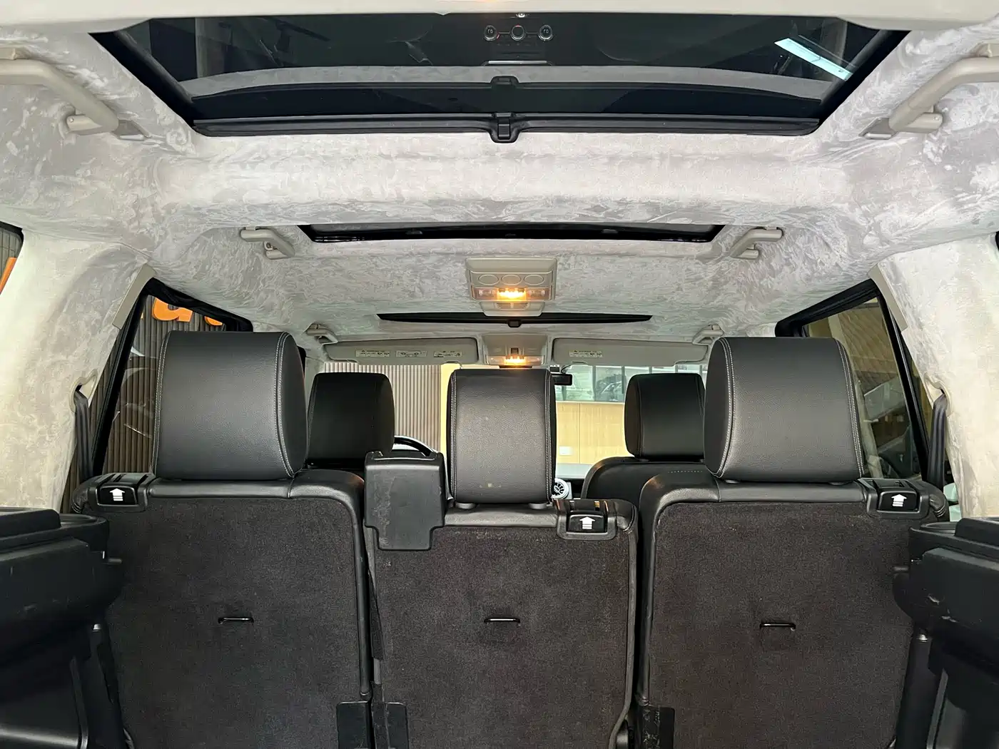 Land Rover Discovery 2012 5.0 V8 HSE фото 34