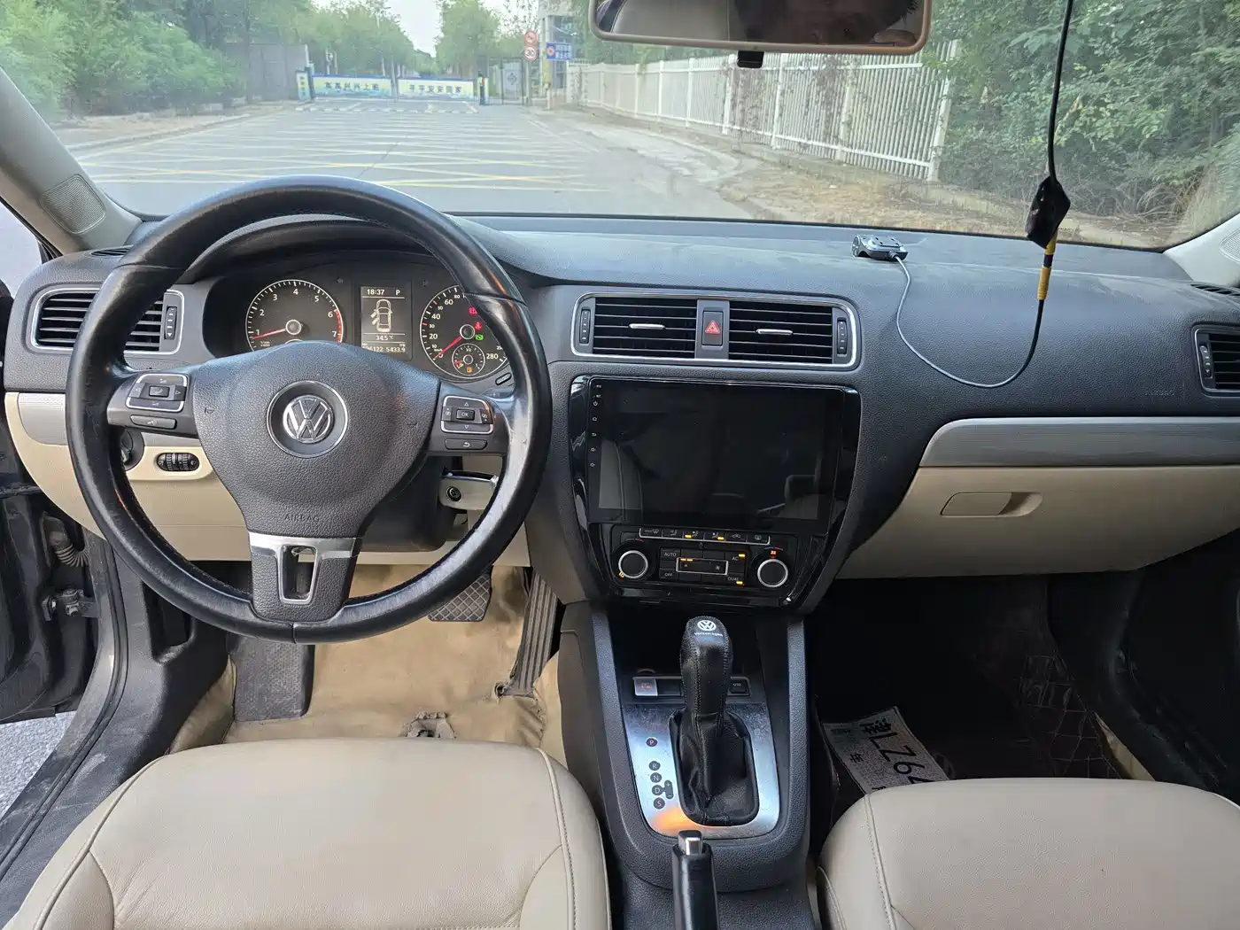 Фото 6 - Volkswagen Sagitar