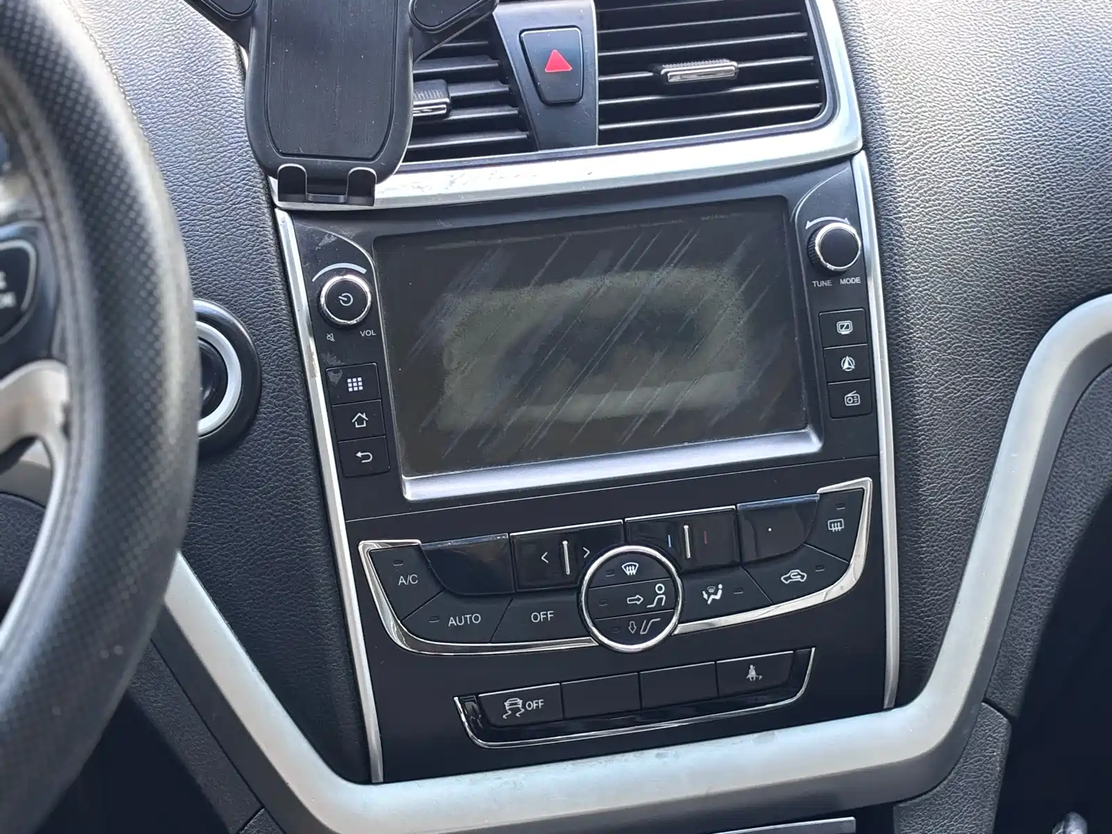 صورة 16 - Geely Emgrand