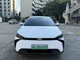 Фото 2 - Geely Geometry M6