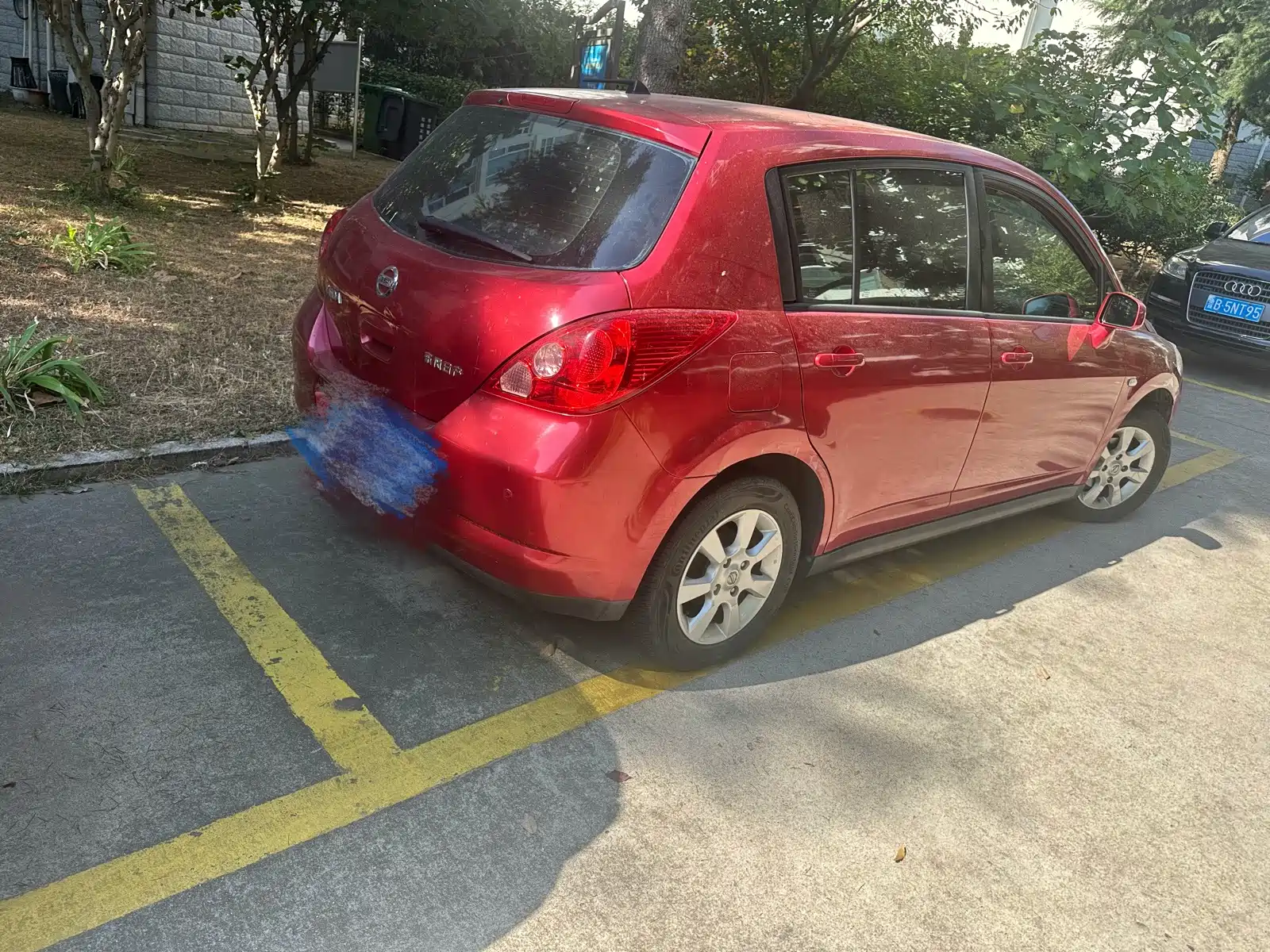 Photo 4 - Nissan Tiida