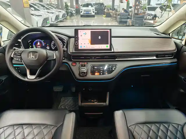 Honda Odyssey 2024 2.0L e:HEV Sharp·Comfort Edition — фото 4