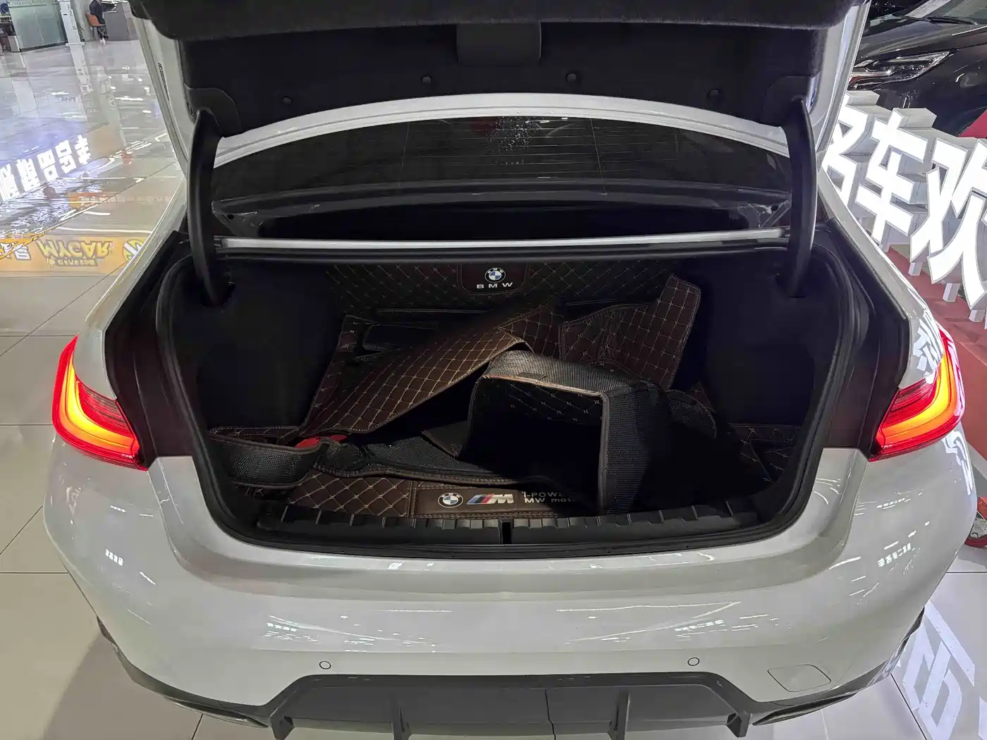 BMW 3 Series 2023 325Li M Sport Package фото 16