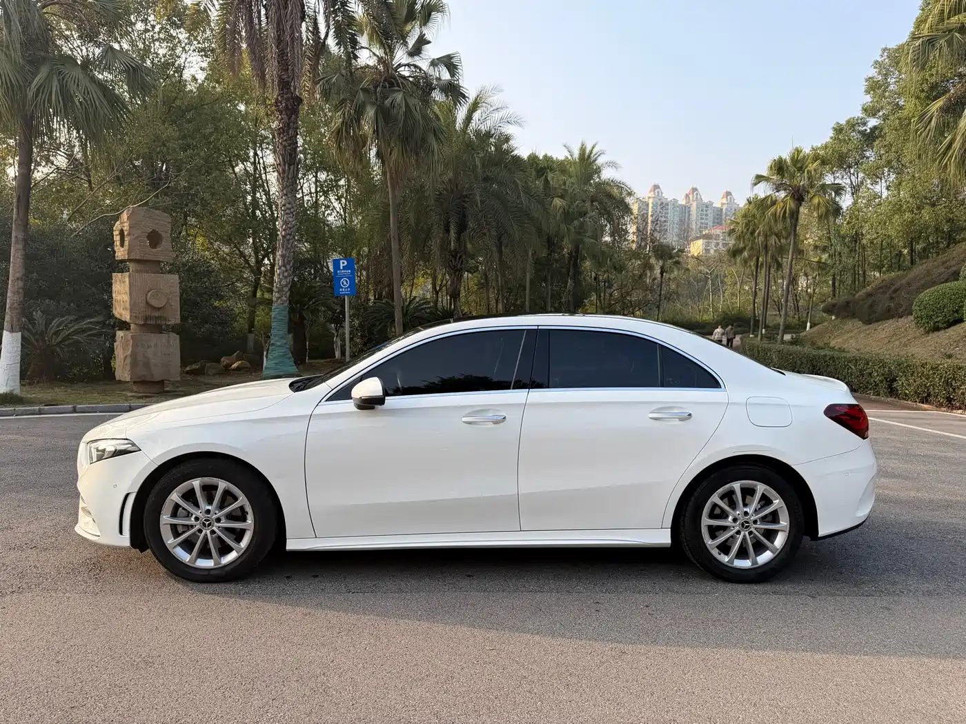 Mercedes-Benz A-Class 2020 A 200 L Sport Sedan фото 4